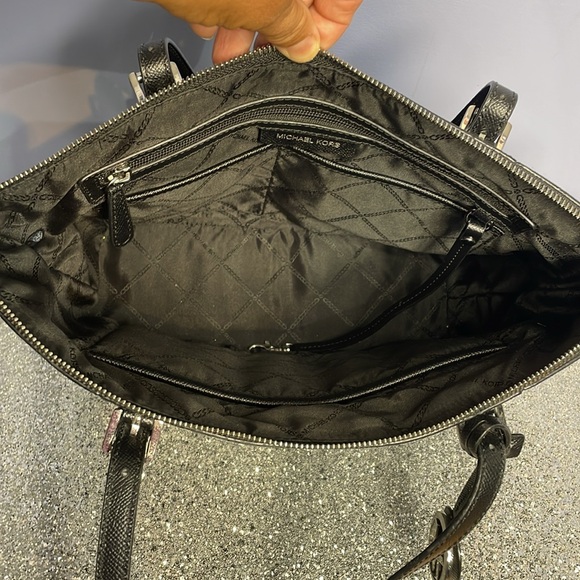 MICHAEL KORS Charlotte Large Leather Top-Zip Tote Black - Picture 8 of 11